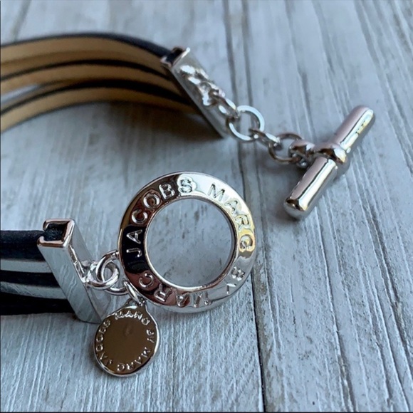 Marc by Marc Jacobs Silver Black multi leather 
Toggle Bracelet - Picture 4 of 6
